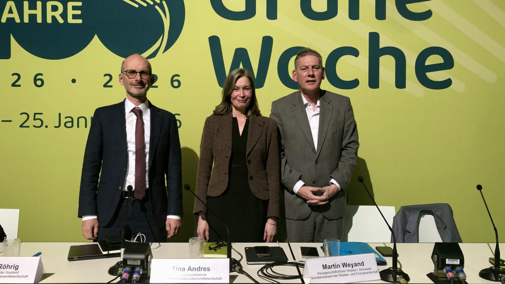 Peter Röhrig, Tina Andres (beide BÖLW) und Martin Weyand (BDEW)