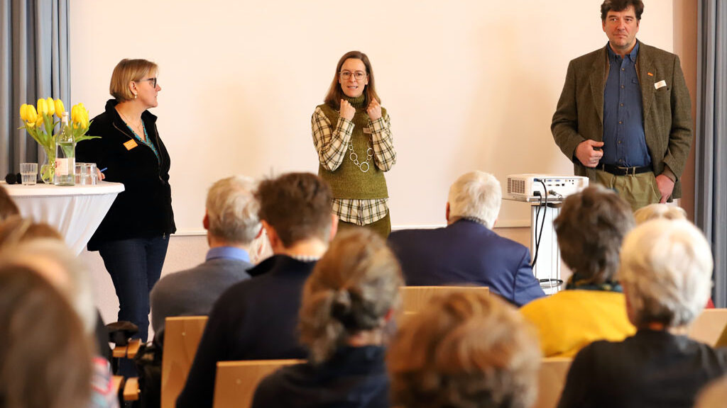 Dr. Isabell Hildermann von der Spielberger Mühle diskutierte mit Sascha Damaschun über ökologische Pflanzenzucht.