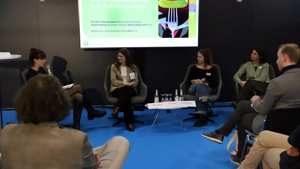 Vier Frauen diskutieren auf der Biofach 2026.