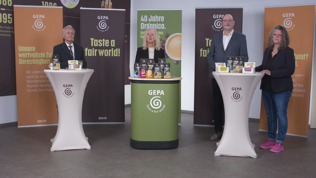 v.l.: Matthias Kroth, Barbara Schimmelpfennig, Dr. Peter Schaumberger und Andrea Fütterer von der Gepa.